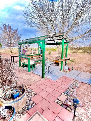 98 Derbyshire Road, Tularosa, NM 88352