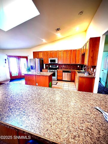 98 Derbyshire Road, Tularosa, NM 88352