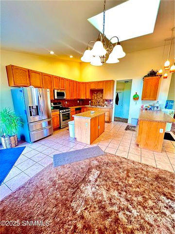 98 Derbyshire Road, Tularosa, NM 88352