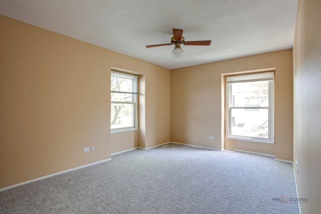 838 Inverrary Lane 838, Deerfield, IL 60015