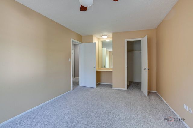 838 Inverrary Lane 838, Deerfield, IL 60015