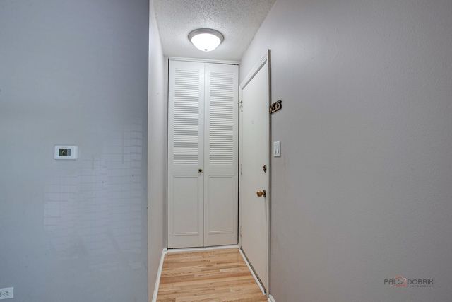 838 Inverrary Lane 838, Deerfield, IL 60015