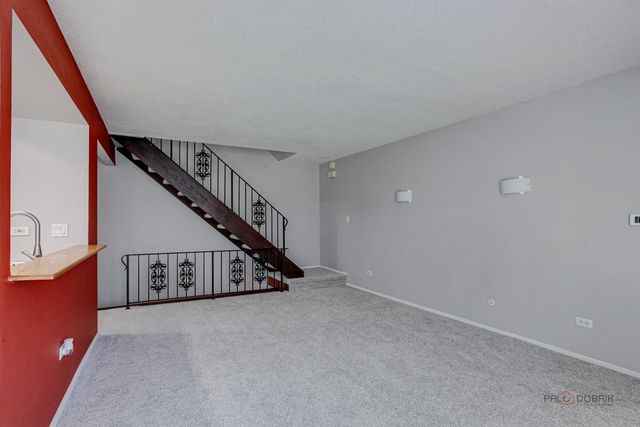 838 Inverrary Lane 838, Deerfield, IL 60015