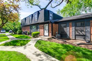 838 Inverrary Lane 838, Deerfield, IL 60015