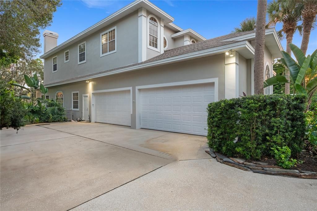 Image 3 of property listing at 5212 TIMBERVIEW TERRACE, Orlando, FL 32819