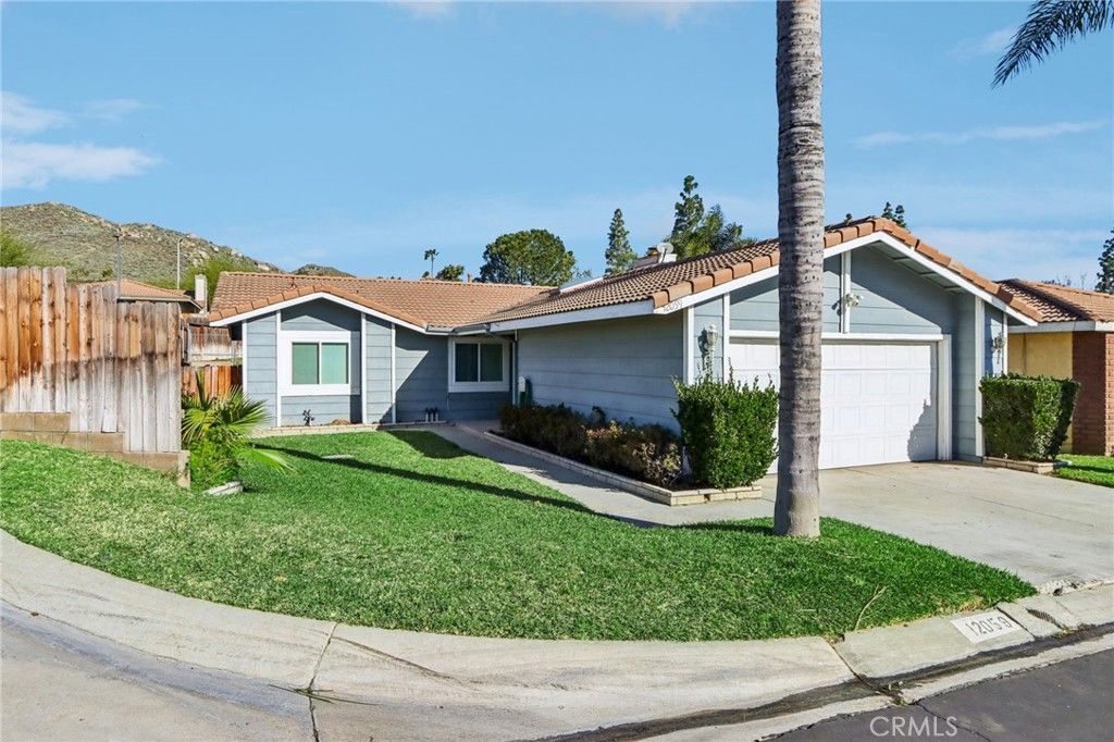 Image 2 of property listing at 12059 Elk Boulevard, Riverside, CA 92505