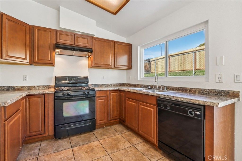 Image 9 of property listing at 12059 Elk Boulevard, Riverside, CA 92505