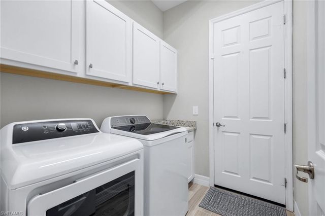 28029 Foxrock CT, Bonita Springs, FL 34135