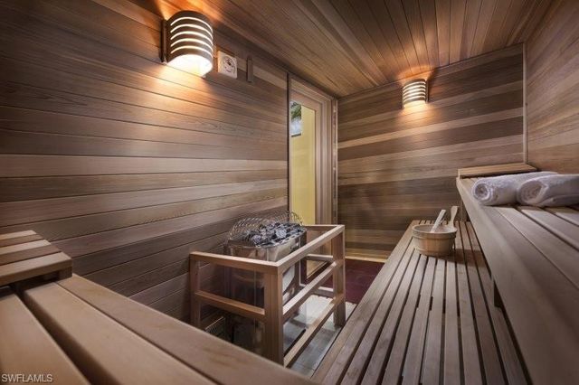 28029 Foxrock CT, Bonita Springs, FL 34135