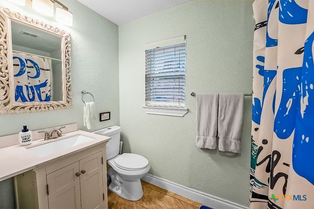 707 Park Shores, Canyon Lake, TX 78133