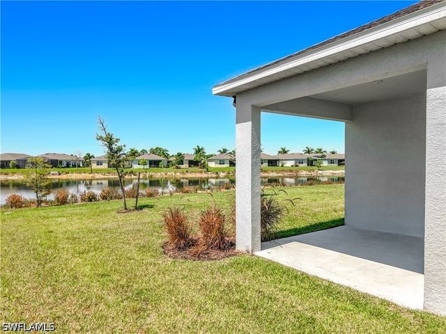 8792 Cascade Price CIR, North Fort Myers, FL 33917