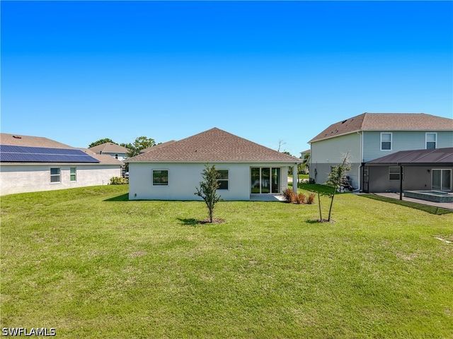 8792 Cascade Price CIR, North Fort Myers, FL 33917