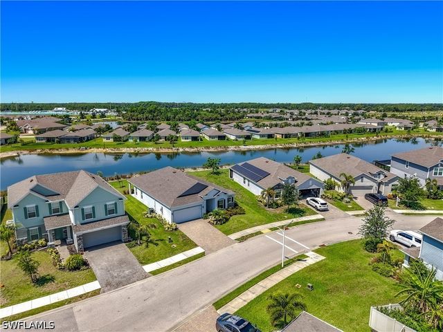 8792 Cascade Price CIR, North Fort Myers, FL 33917