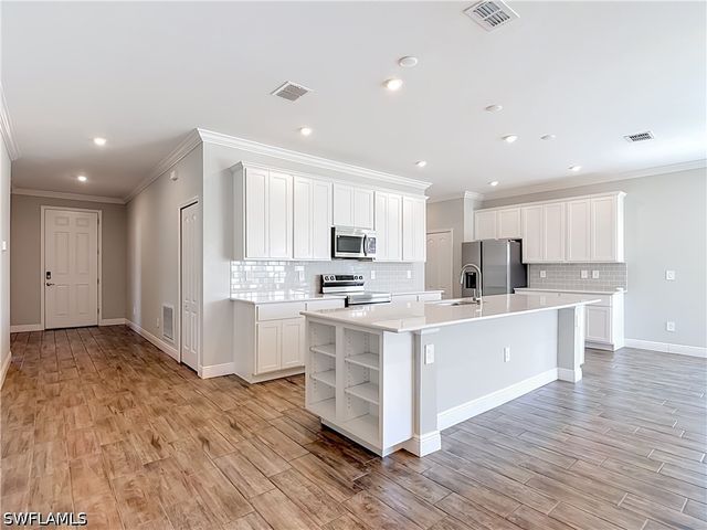 8792 Cascade Price CIR, North Fort Myers, FL 33917