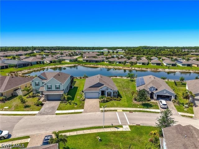 8792 Cascade Price CIR, North Fort Myers, FL 33917