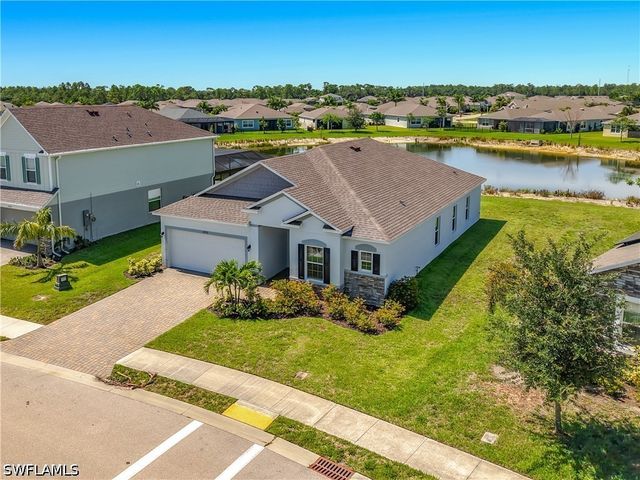 8792 Cascade Price CIR, North Fort Myers, FL 33917