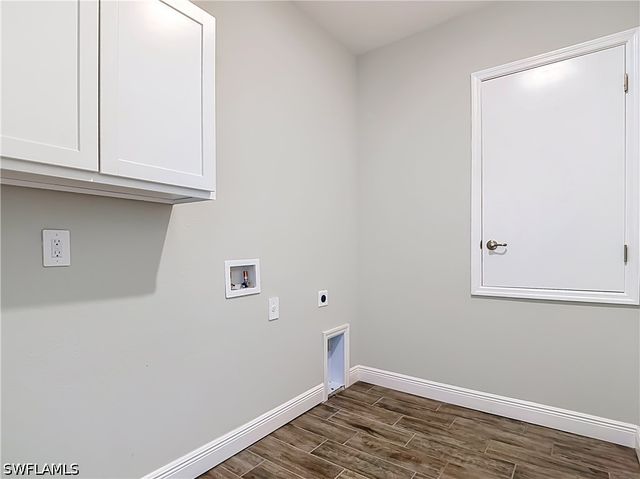 8792 Cascade Price CIR, North Fort Myers, FL 33917