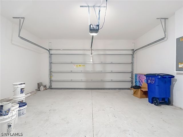 8792 Cascade Price CIR, North Fort Myers, FL 33917