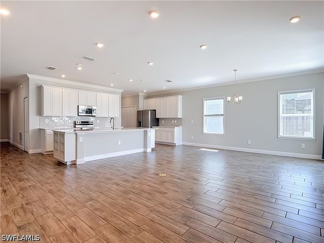 8792 Cascade Price CIR, North Fort Myers, FL 33917