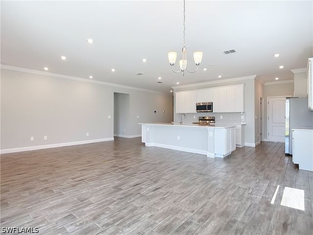 8792 Cascade Price CIR, North Fort Myers, FL 33917