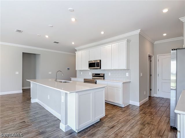 8792 Cascade Price CIR, North Fort Myers, FL 33917