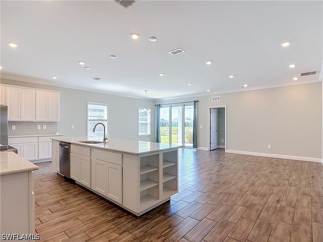 8792 Cascade Price CIR, North Fort Myers, FL 33917