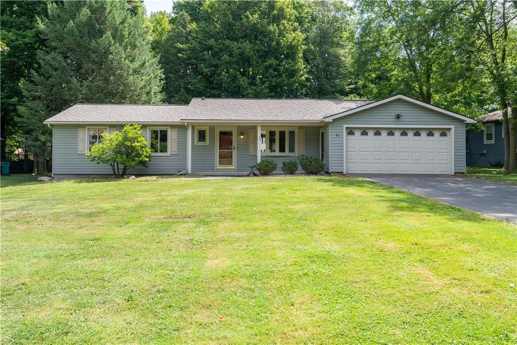 11 Old Elm Drive, Sweden, NY 14420
