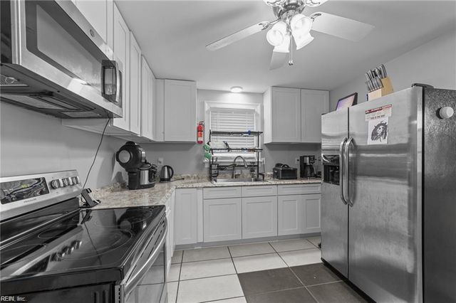 2856 Flag RD, Chesapeake, VA 23323