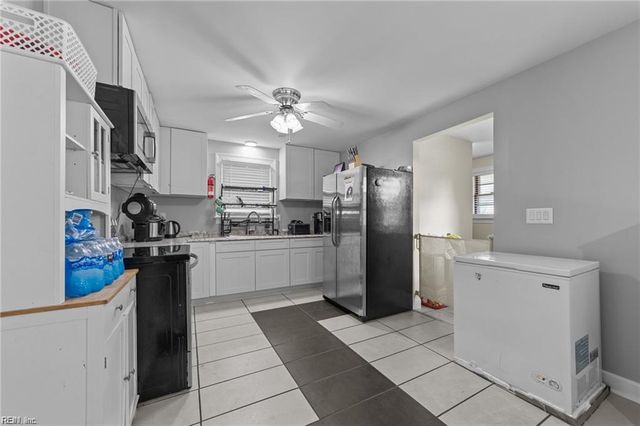 2856 Flag RD, Chesapeake, VA 23323