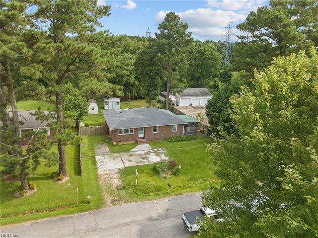 2856 Flag RD, Chesapeake, VA 23323