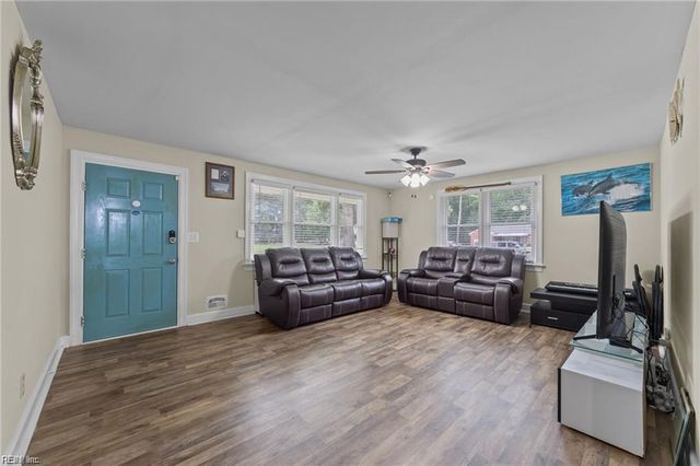 2856 Flag RD, Chesapeake, VA 23323