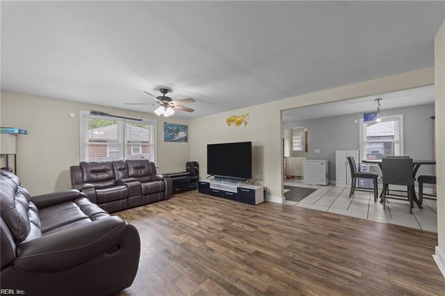 2856 Flag RD, Chesapeake, VA 23323