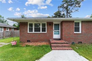 2856 Flag RD, Chesapeake, VA 23323