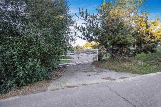 2440 Los Alisos, Fallbrook, CA 92028