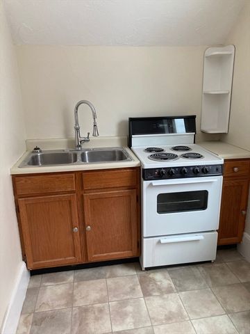 54A Saunders Street 3, North Andover, MA 01845