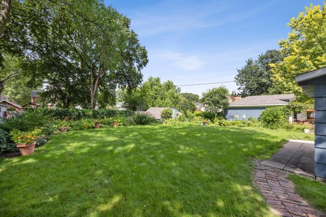 1120 Broadway N, Fargo, ND 58102