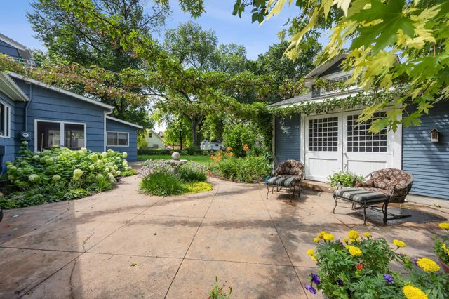 1120 Broadway N, Fargo, ND 58102