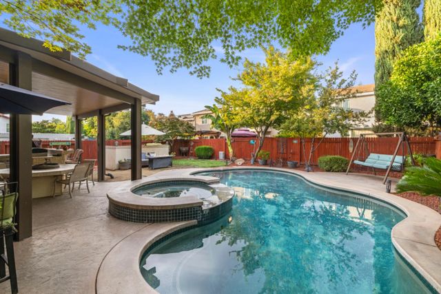 6261 Arctic Loon Way, Rocklin, CA 95765