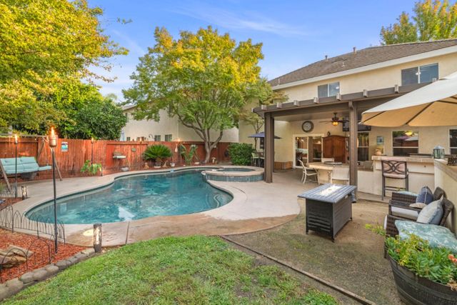 6261 Arctic Loon Way, Rocklin, CA 95765