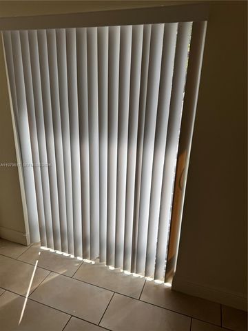 1315 NW 1st St 101, Miami, FL 33125