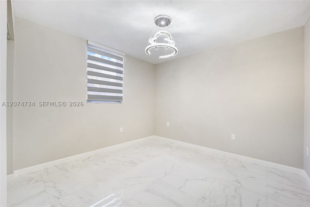 10000 NW 80th Ct 2102, Hialeah Gardens, FL 33016