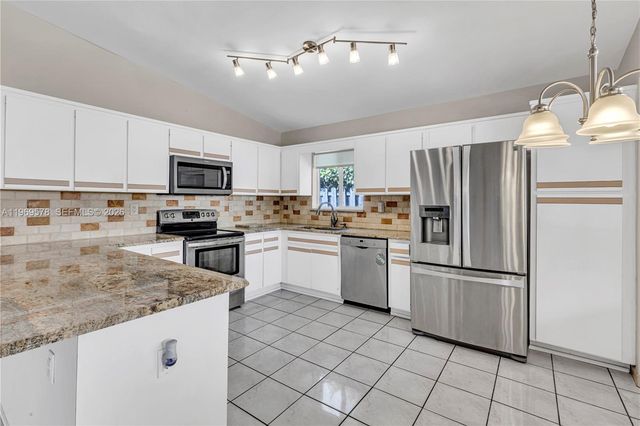 8531 SW 12th St, Miami, FL 33144