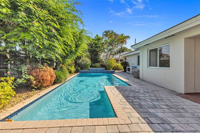 8531 SW 12th St, Miami, FL 33144