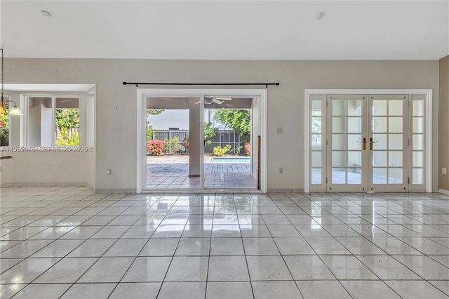 8531 SW 12th St, Miami, FL 33144