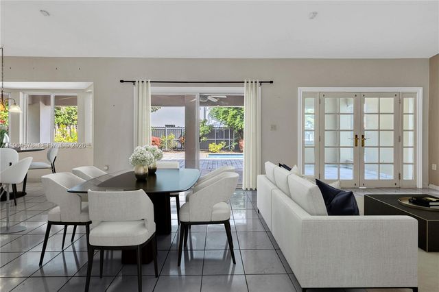 8531 SW 12th St, Miami, FL 33144