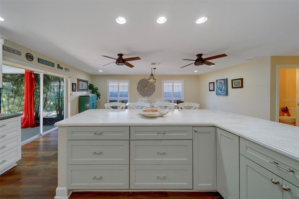 Image 12 of property listing at 14557 ANCHORAGE CIRCLE, Seminole, FL 33776