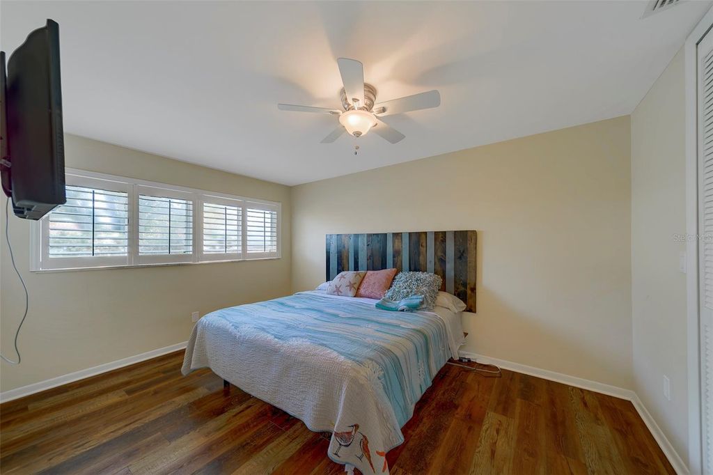 Image 40 of property listing at 14557 ANCHORAGE CIRCLE, Seminole, FL 33776