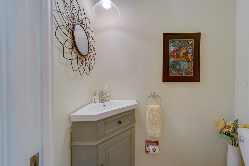 Image 50 of property listing at 14557 ANCHORAGE CIRCLE, Seminole, FL 33776