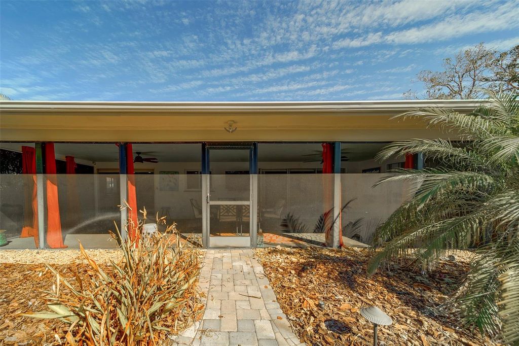 Image 57 of property listing at 14557 ANCHORAGE CIRCLE, Seminole, FL 33776