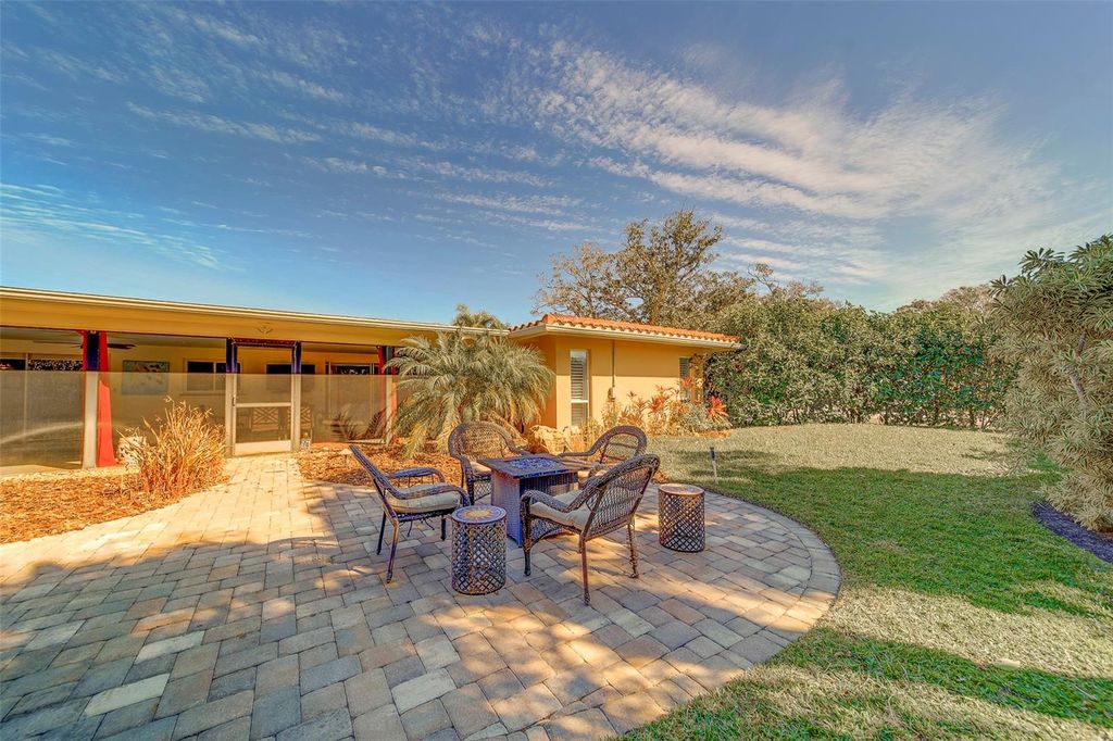 Image 61 of property listing at 14557 ANCHORAGE CIRCLE, Seminole, FL 33776